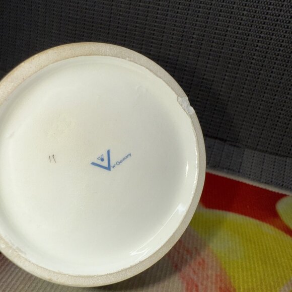 Hummel Porcelain Figurine "Mothers Helper" #133 TMK6 W. Germany - Picture 6 of 10